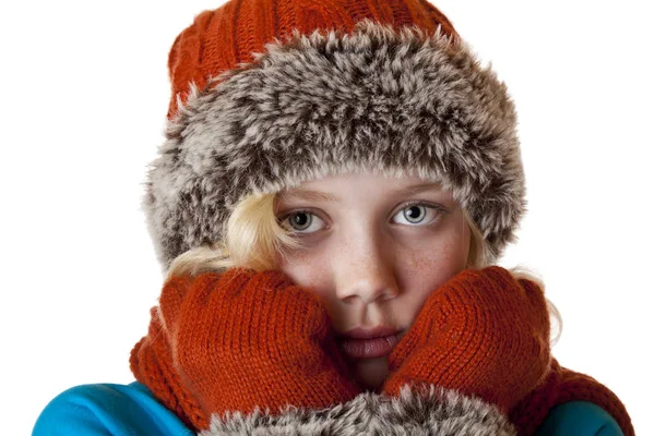 Νεαρή Ξανθιά Κοπέλα Καπέλο Χειμώνα Και Γάντια Friert Isoliert Λευκό — Φωτογραφία Αρχείου