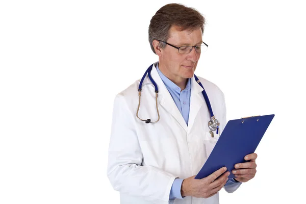 Attractive Equiterives Concentrated Doctor Reads Checklist Clingboard — Stockfoto