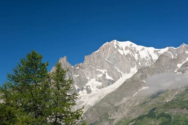 Nyári Nézd Mont Blanc Cérnaszalag Völgyben Courmayeur Olaszország — Stock Fotó