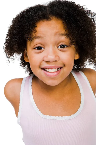 Africano Menina Americana Posando Sorrindo Isolado Sobre Branco — Fotografia de Stock