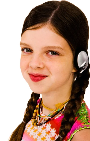 Vacker Flicka Lyssnar Musik Hörlurar Isolerade Över Vit — Stockfoto