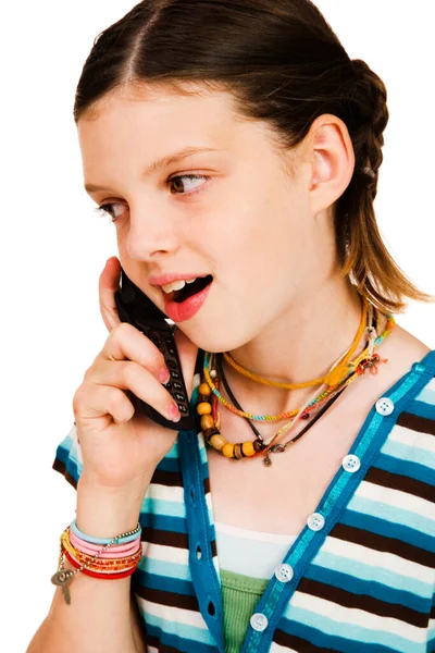 Beyazlar Üzerinde Izole Edilmiş Bir Cep Telefonuyla Konuşan Mutlu Kız — Stok fotoğraf