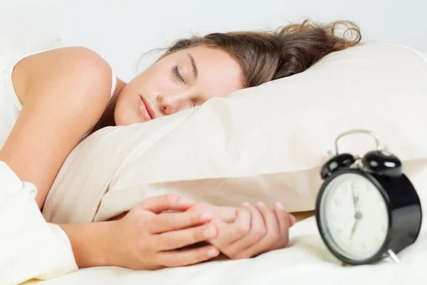 Pretty Young Woman Sleeps Her Bed — Stock Photo, Image