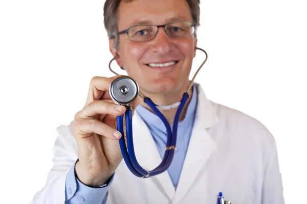 Close Médico Que Continua Rindo Estetoscópio Feliz Isolado Fundo Branco — Fotografia de Stock