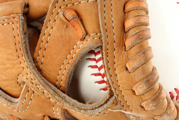 Ein Baseballhandschuh Mit Ball Makro — Stockfoto