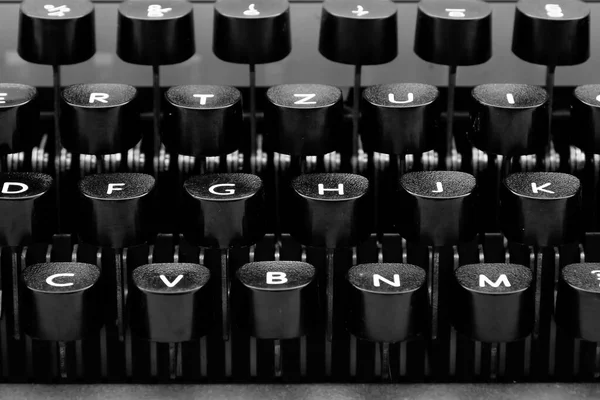 Старая Портативная Пишущая Машинка Винтажная Концепция — стоковое фото