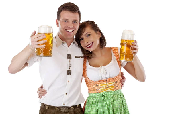바이에른 여자와 남자가옥 페스트 맥주를 마시고 있어요 배경에 고립됨 — 스톡 사진