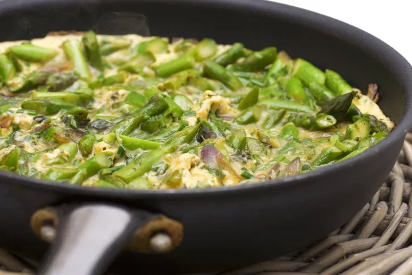 Grilled Green Asparagus Omelette Pan — 스톡 사진