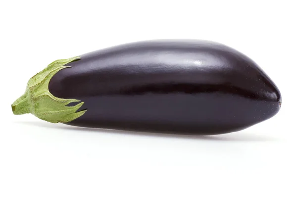 Aubergine Auf Weißem Hintergrund Mit Weichem Schatten — Stockfoto