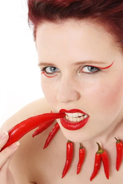 Vrouw Portret Gezicht Chili Chili Peper Scherp Heet Rood Heet — Stockfoto