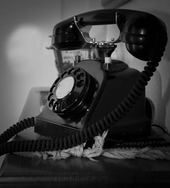 Retro Telefon Bordet — Stockfoto