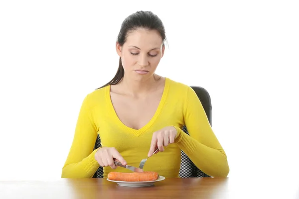 Mujer Joven Comiendo Zanahoria Del Plato Aislada Blanco — Foto de Stock