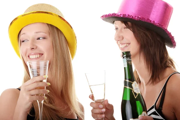 Dos Mujeres Jóvenes Casuales Disfrutando Del Champán Víspera —  Fotos de Stock