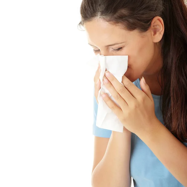 Mulher Adolescente Com Alergia Frio Isolado Fundo Branco — Fotografia de Stock