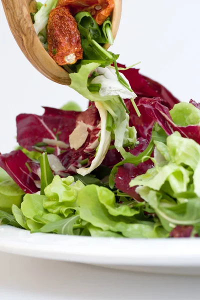 Insalata Radicchio Estivo Piatto Bianco Con — Foto Stock