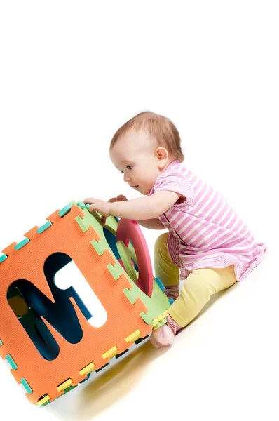 Tiros Pequeno Bebê Bonito Brincando Com Letras — Fotografia de Stock