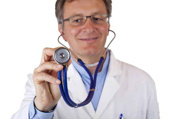 Retrato Médico Sorridente Com Estetoscópio Isolado Fundo Branco — Fotografia de Stock