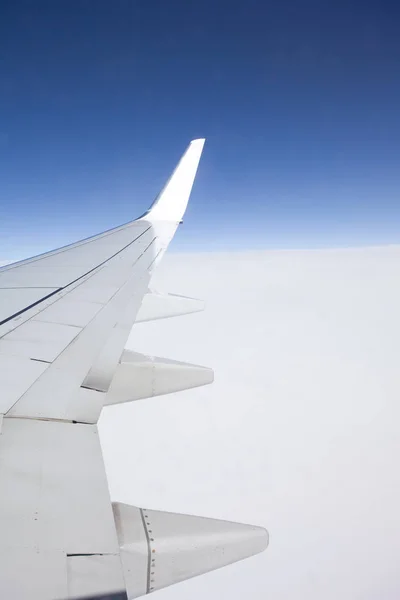 공중에 비행기 — 스톡 사진