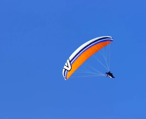 Paraglider Uçuşu Gökyüzü Paraşütü — Stok fotoğraf