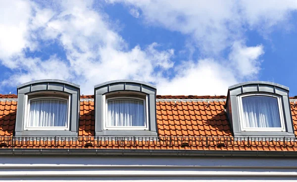 Dachwohnung Immobilienkonzept — Stockfoto