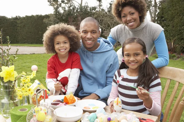 Pintura Familiar Huevos Pascua Los Jardines — Foto de Stock