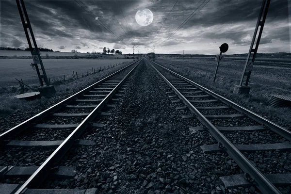 Full Moon Casting Moonlight Lonely Train Track Stretching Horizon — Stock Photo, Image