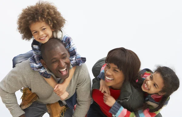 Familia Joven Que Relaja Vacaciones Camping Playa — Foto de Stock