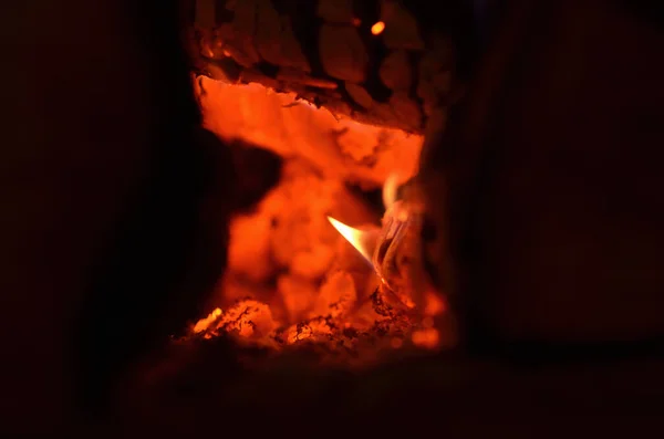 赤い炎とたき火 — ストック写真