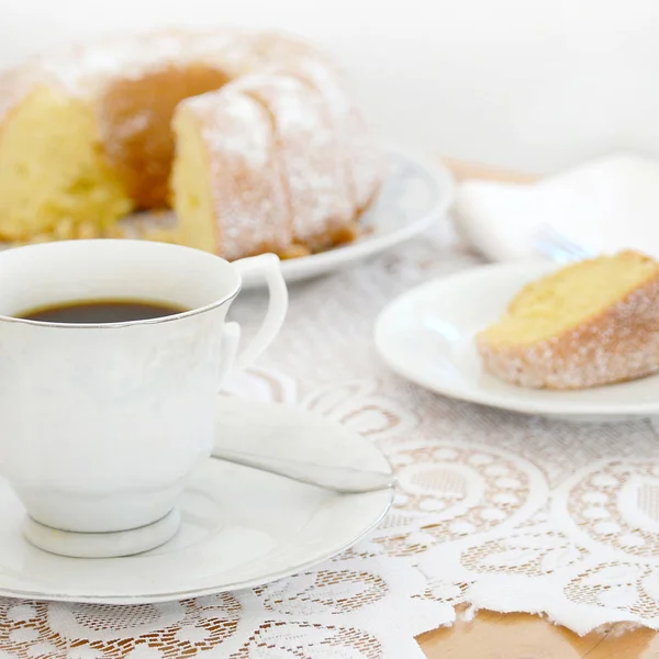 Kaffeetafel Mit Ringkuchen — Stockfoto