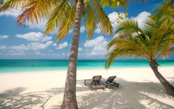 Όμορφη Ήσυχη Παραλία Ταξιδιωτική Έννοια — Φωτογραφία Αρχείου