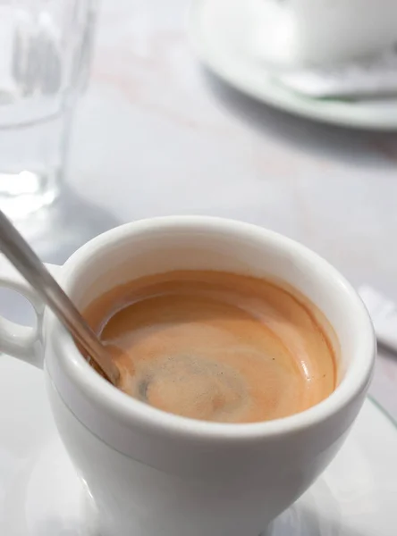 Białe Filiżanka Kawy Espresso Szklankę Wody — Zdjęcie stockowe