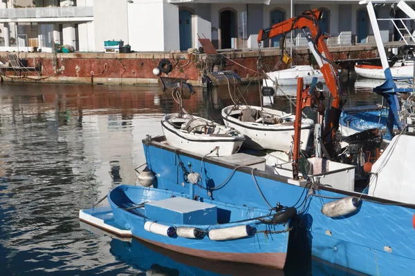 이탈리아 제노바 항구에서 어선을 — 스톡 사진