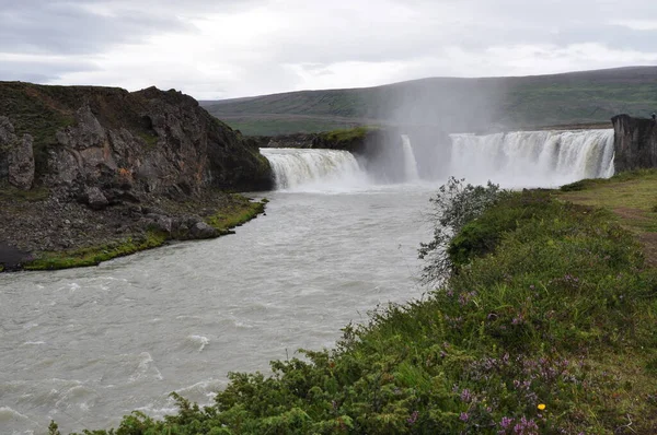 Исландия Определяемая Своим Драматическим Ландшафтом — стоковое фото