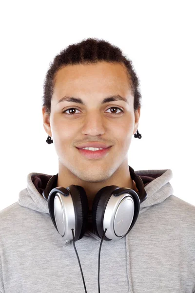 Retrato Uma Adolescente Sorridente Pele Escura Com Fones Ouvido Isolado — Fotografia de Stock