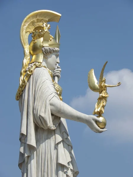 Vienna Staty Framför Parlamentet — Stockfoto