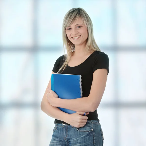 Studentské Žena Poznámkovým Blokem — Stock fotografie