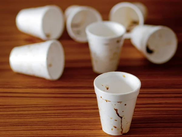 Gece Geç Saatlerde Toplantısından Kahve Fincanları — Stok fotoğraf