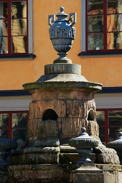 Mittelalterliche Steinvase Dekoration Des Antiken Brunnens — Stockfoto
