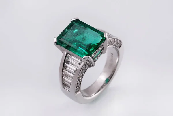 Lüks Moda Yüzüğü Mücevher — Stok fotoğraf