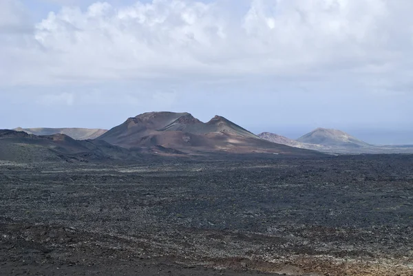 Lanzarote Caleta Famara的Kitesurfers人 — 图库照片