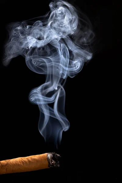 Cigaretový Kouř Černém Pozadí — Stock fotografie