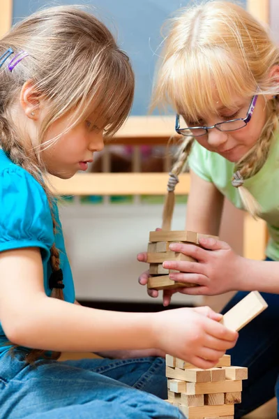 Niños Jugando Casa — Foto de Stock