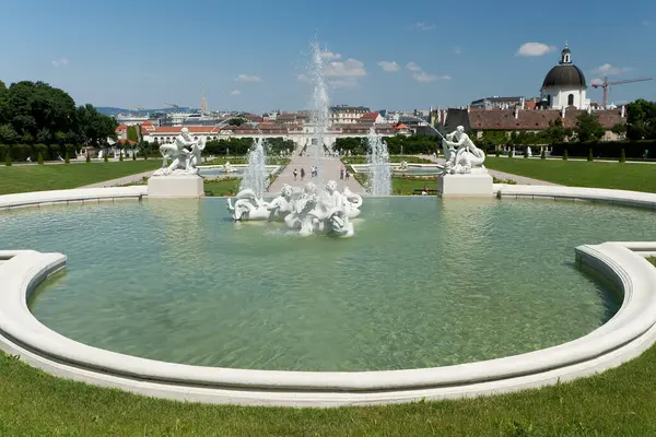 Belvedere Palacio Parque Con Estanque Fuente — Foto de Stock