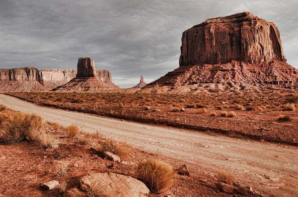 Anıt Vadisi Navajo Kızılderili Bölgesi Kuzey Arizona — Stok fotoğraf