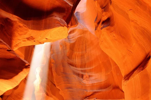 Luz Del Sol Entrando Antelope Canyon Reserva India Navajo Norte —  Fotos de Stock