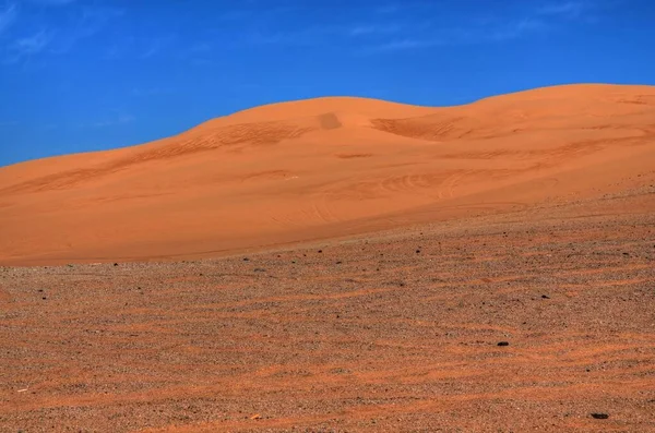 Dunes Sable Avec Ciel Bleu Brillant — Photo