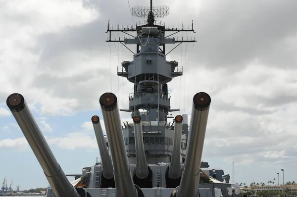 美国军舰的16英寸炮密苏里 — 图库照片