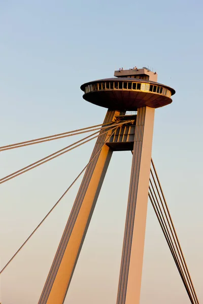 Nya Bron Med Restaurang Tornet Bratislava Slovakien — Stockfoto