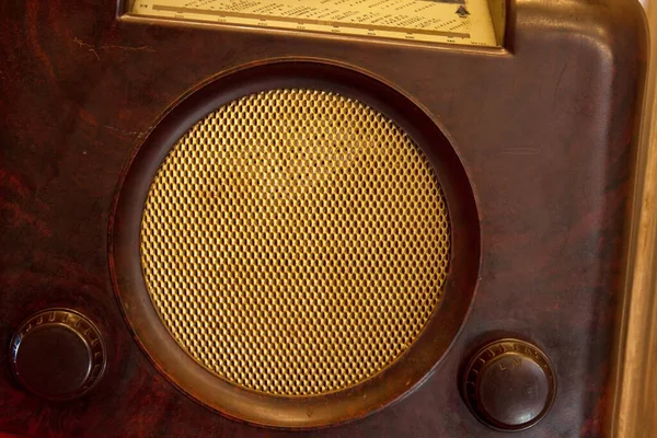 1940年代の古いラジオは — ストック写真