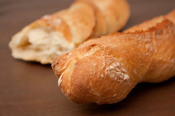 Kabuklu Lezzetli Fransız Ekmeği Geleneksel Olarak Yapılır — Stok fotoğraf